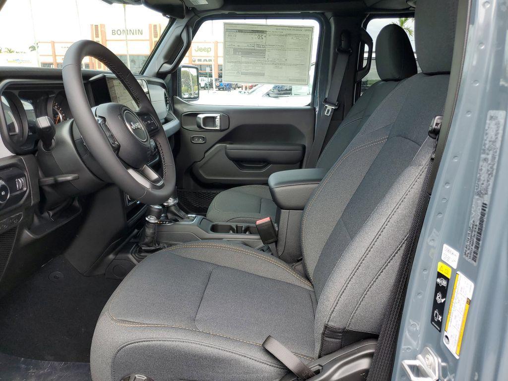 new 2025 Jeep Wrangler car, priced at $43,675