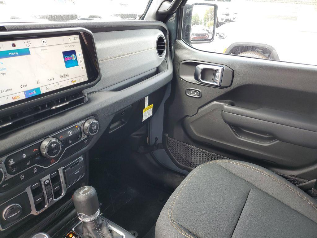 new 2025 Jeep Wrangler car, priced at $43,675