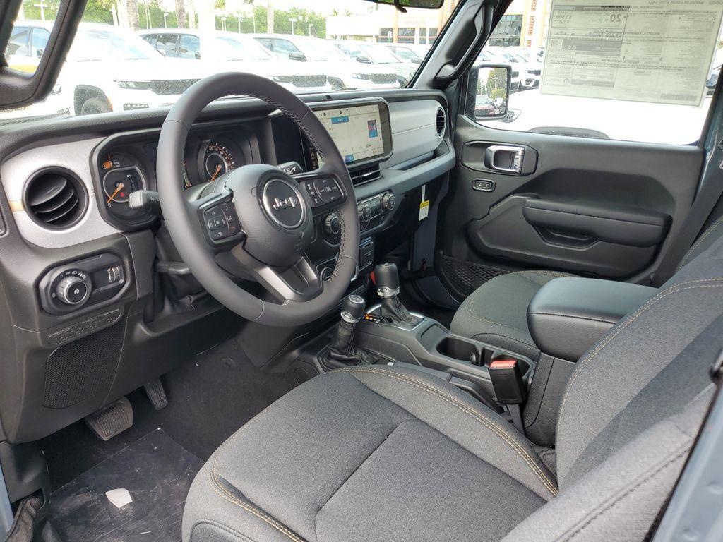 new 2025 Jeep Wrangler car, priced at $43,675