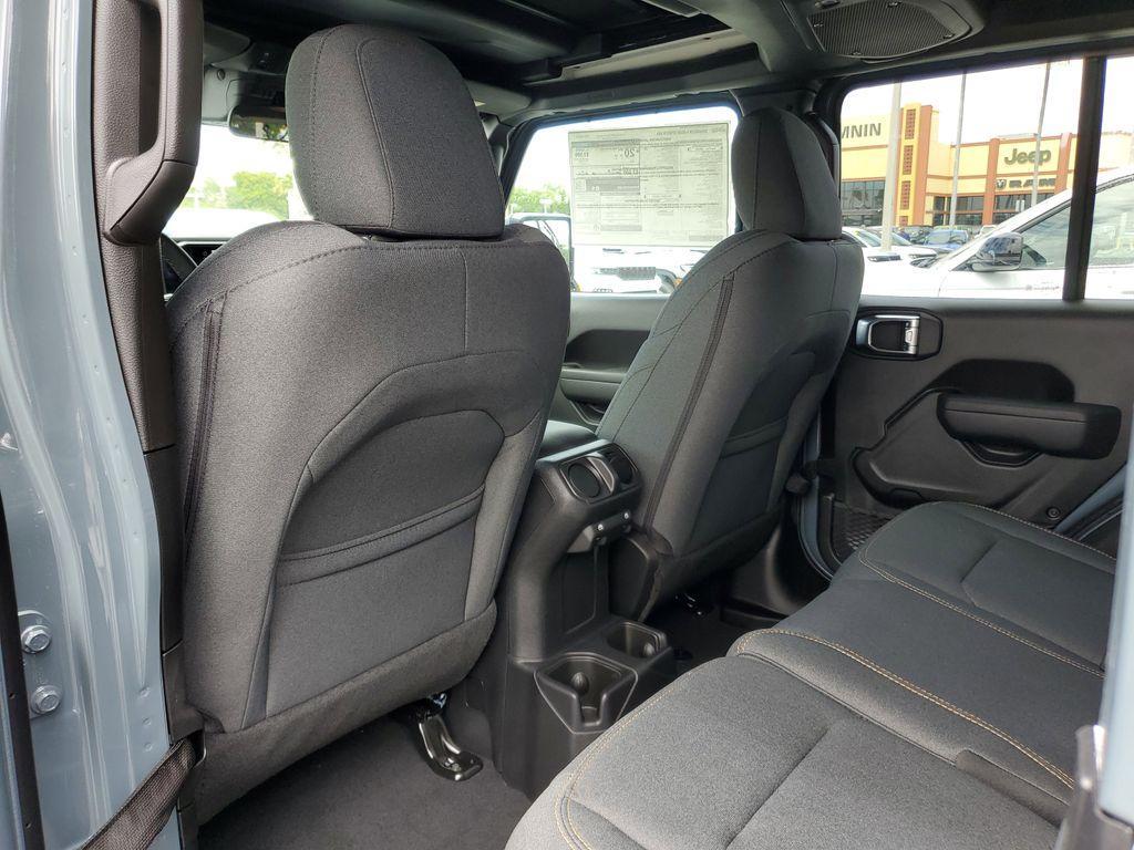 new 2025 Jeep Wrangler car, priced at $43,675
