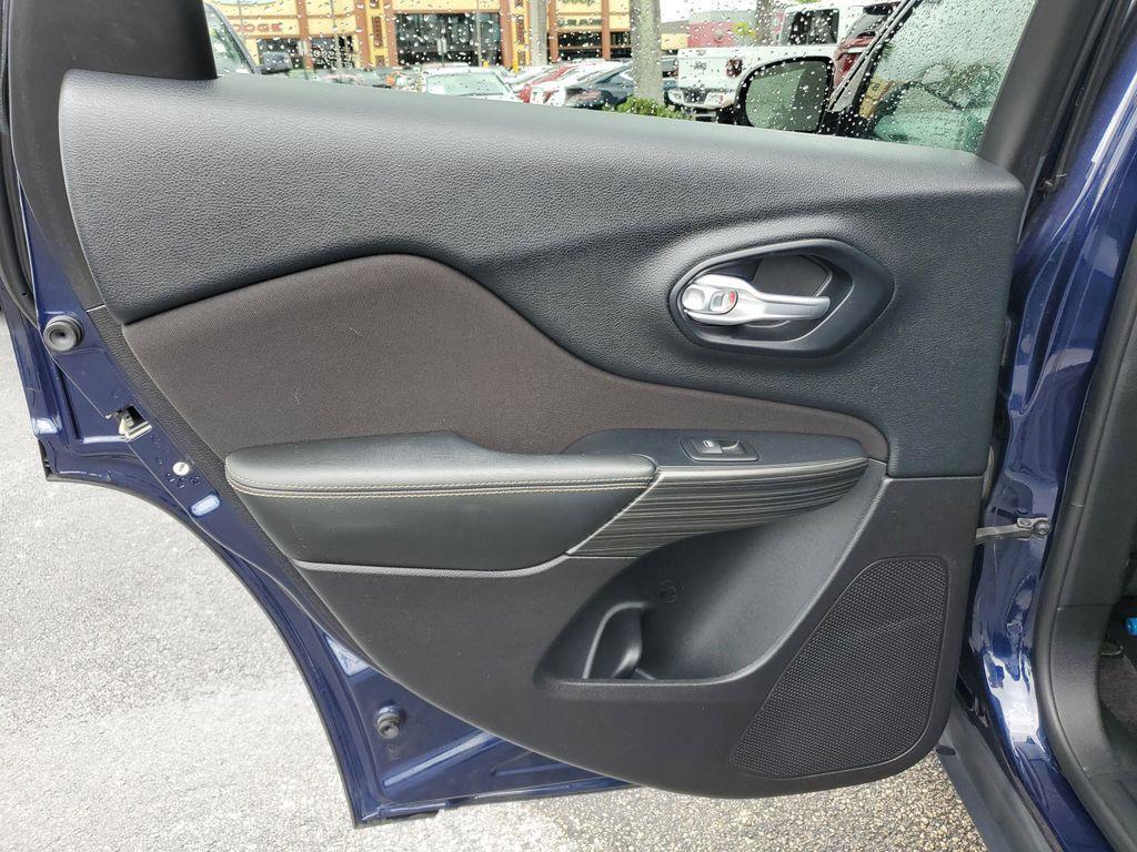 used 2016 Jeep Cherokee car, priced at $7,990
