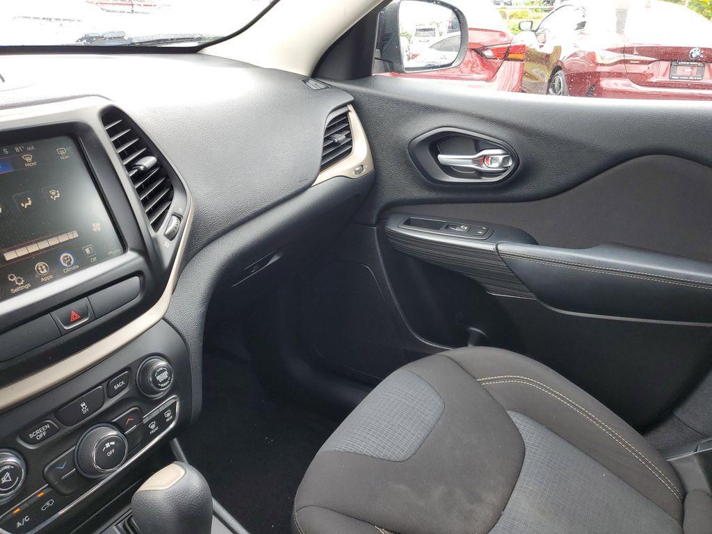 used 2016 Jeep Cherokee car, priced at $7,990