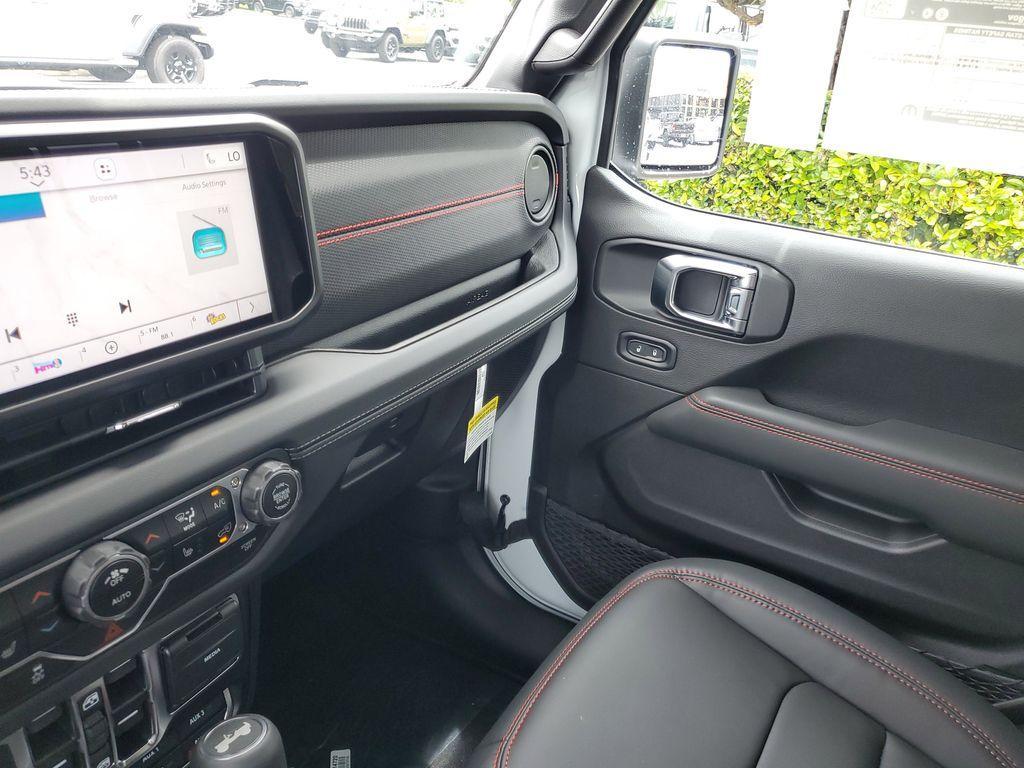 new 2025 Jeep Wrangler car, priced at $51,306