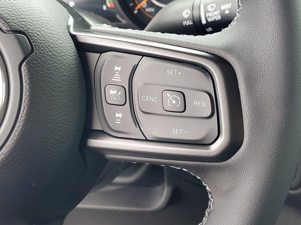 new 2025 Jeep Gladiator car, priced at $46,327