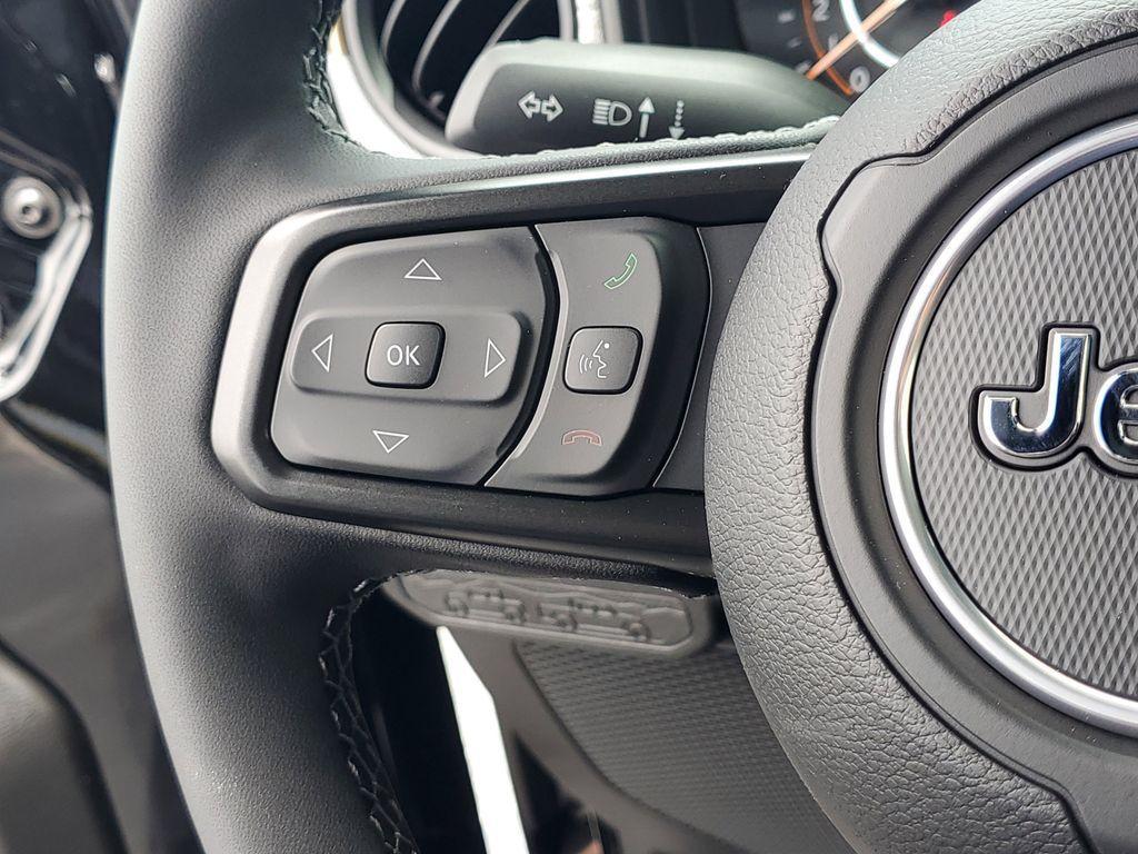 new 2025 Jeep Gladiator car, priced at $46,327