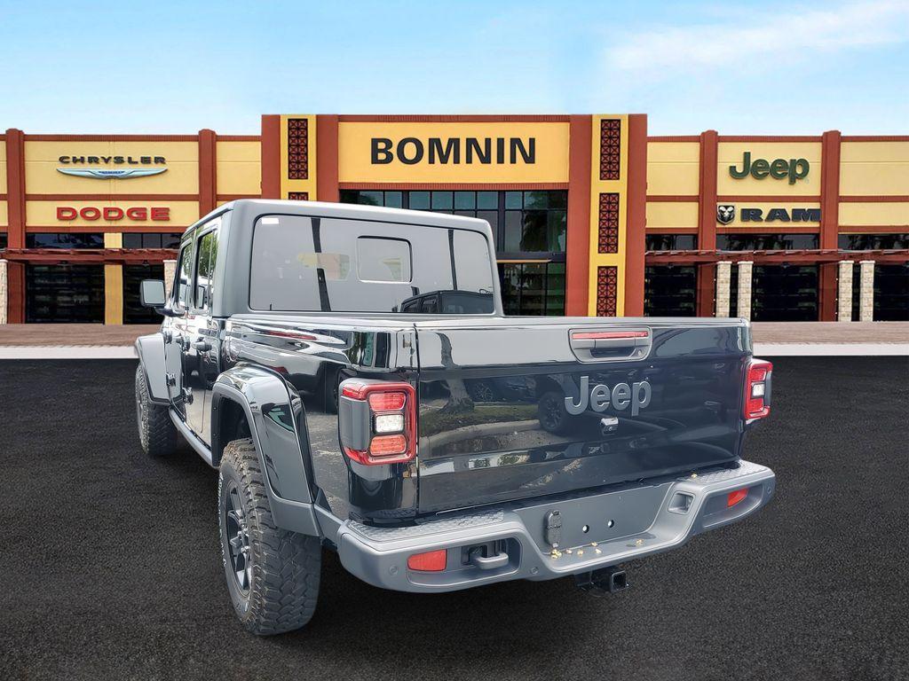 new 2025 Jeep Gladiator car, priced at $46,327