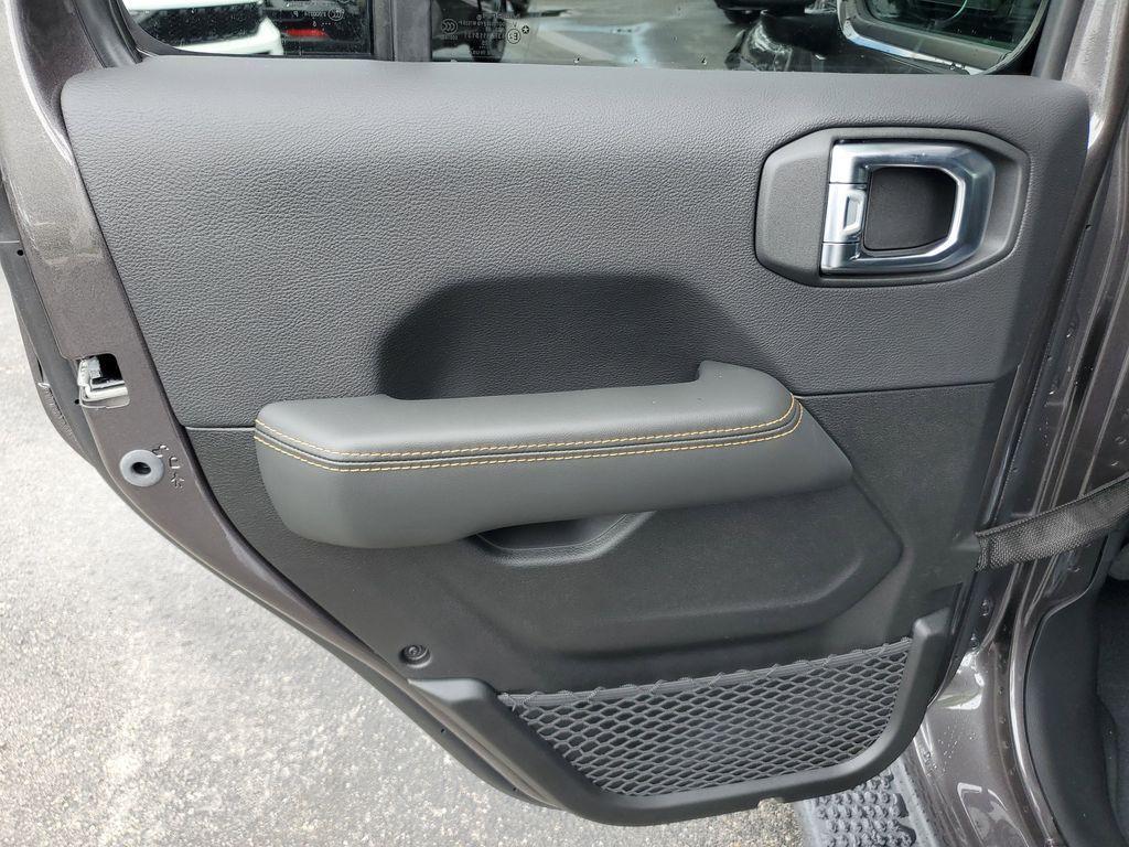 new 2025 Jeep Wrangler car, priced at $46,227
