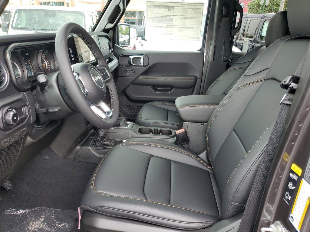 new 2025 Jeep Wrangler car, priced at $46,227