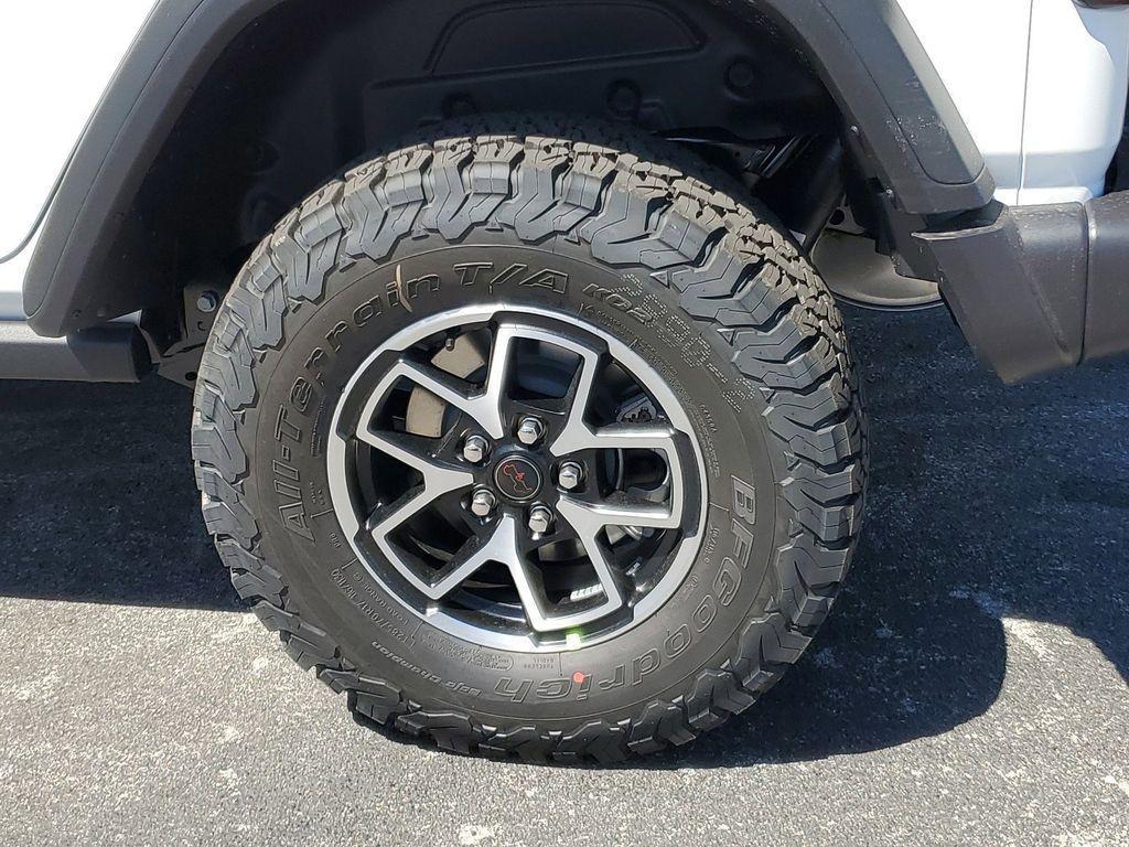 new 2025 Jeep Wrangler car, priced at $57,230