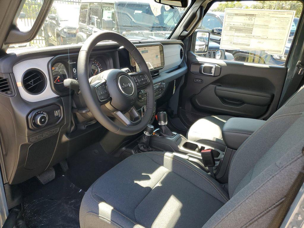 new 2025 Jeep Wrangler car, priced at $40,076