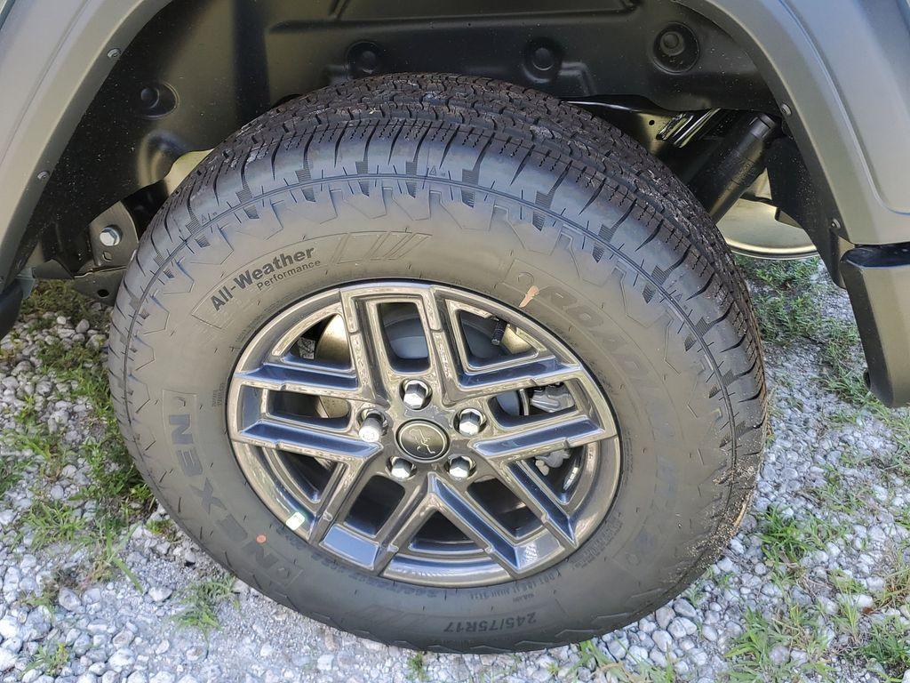 new 2025 Jeep Wrangler car, priced at $40,076