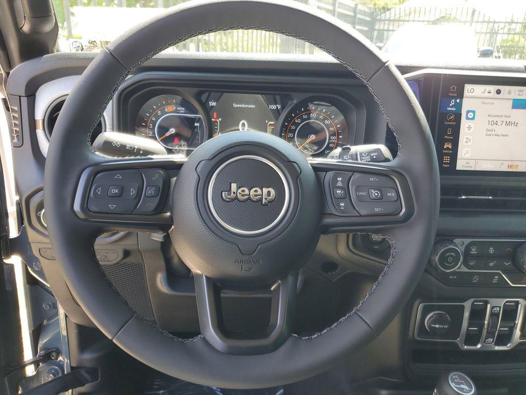 new 2025 Jeep Wrangler car, priced at $40,076