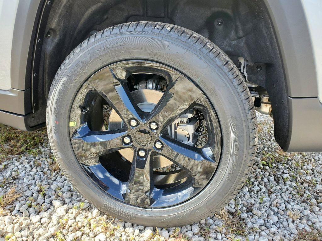 new 2025 Jeep Grand Cherokee car, priced at $35,095
