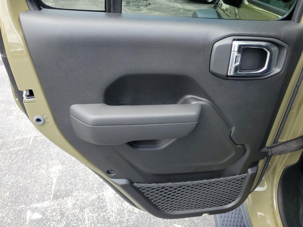 new 2025 Jeep Wrangler car, priced at $41,671