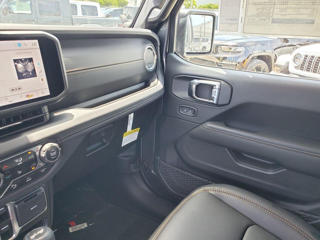 new 2025 Jeep Wrangler car, priced at $46,227