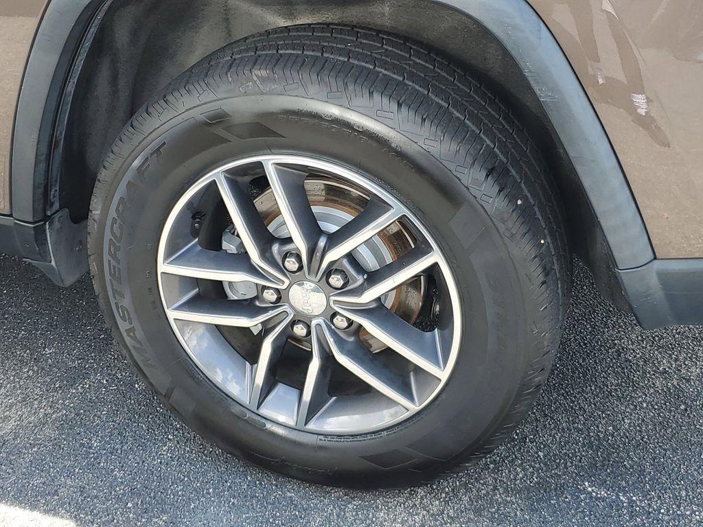 used 2017 Jeep Grand Cherokee car, priced at $12,990