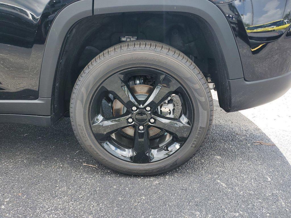 new 2025 Jeep Grand Cherokee car, priced at $35,610