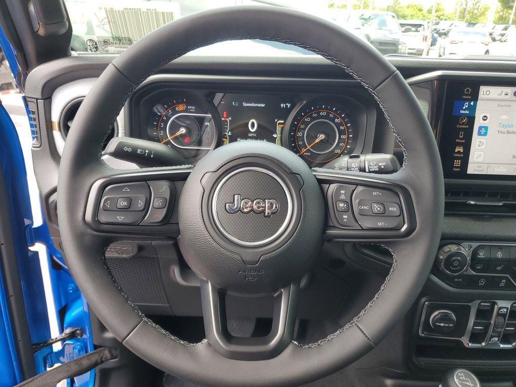 new 2025 Jeep Wrangler car, priced at $41,671
