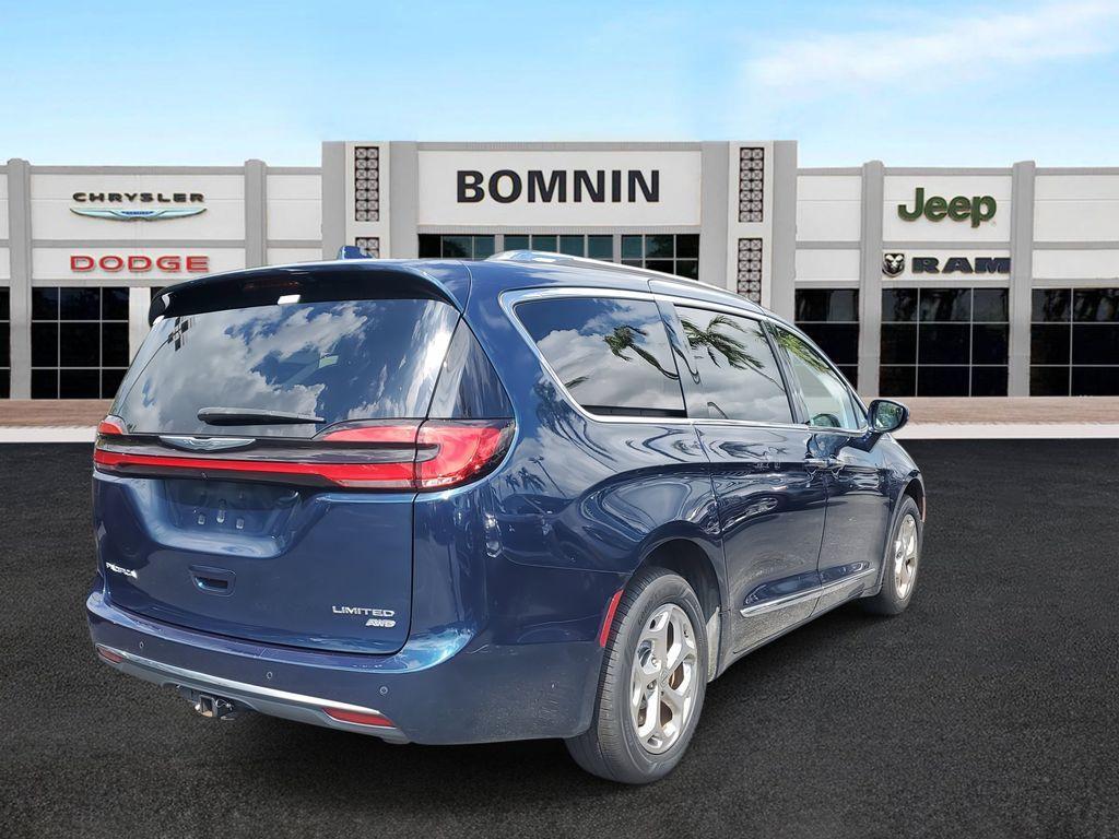 used 2021 Chrysler Pacifica car, priced at $18,490