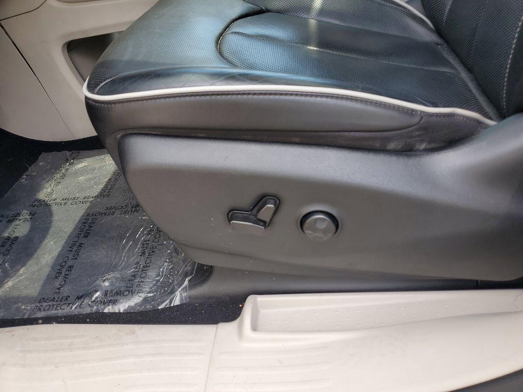 used 2021 Chrysler Pacifica car, priced at $18,490