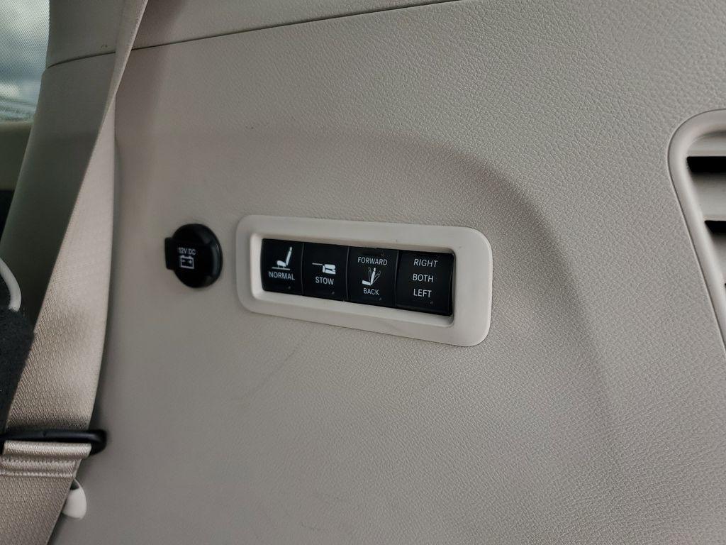 used 2021 Chrysler Pacifica car, priced at $18,490