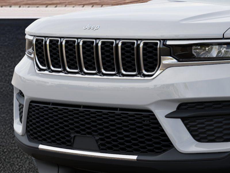 new 2025 Jeep Grand Cherokee car, priced at $31,825
