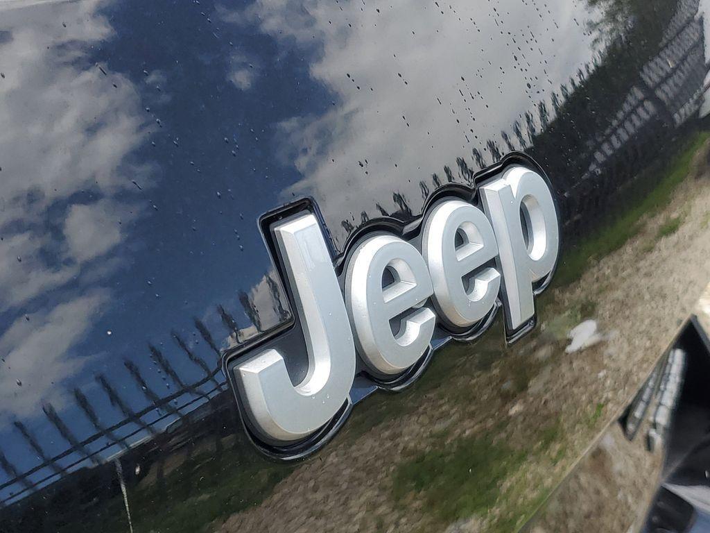 new 2025 Jeep Grand Cherokee L car, priced at $30,590