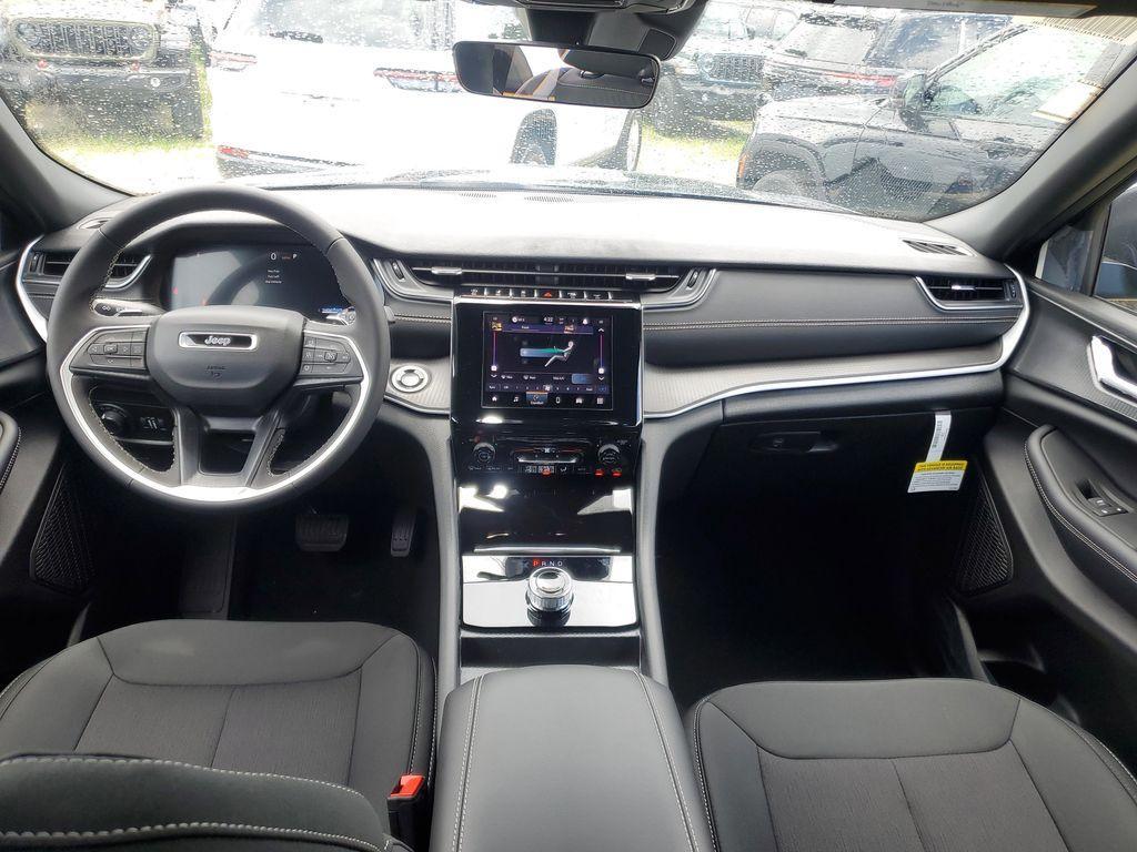 new 2025 Jeep Grand Cherokee L car, priced at $30,590