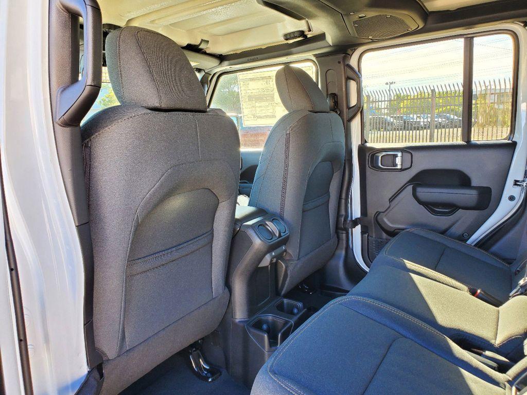 new 2025 Jeep Gladiator car, priced at $39,176