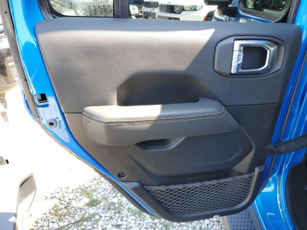 new 2025 Jeep Wrangler car, priced at $48,115