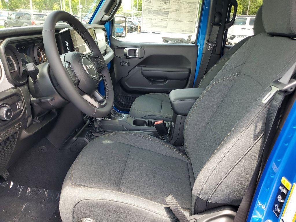 new 2025 Jeep Wrangler car, priced at $40,076