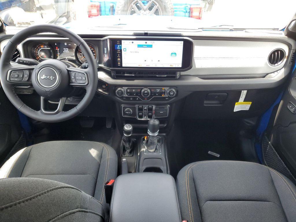 new 2025 Jeep Wrangler car, priced at $40,076