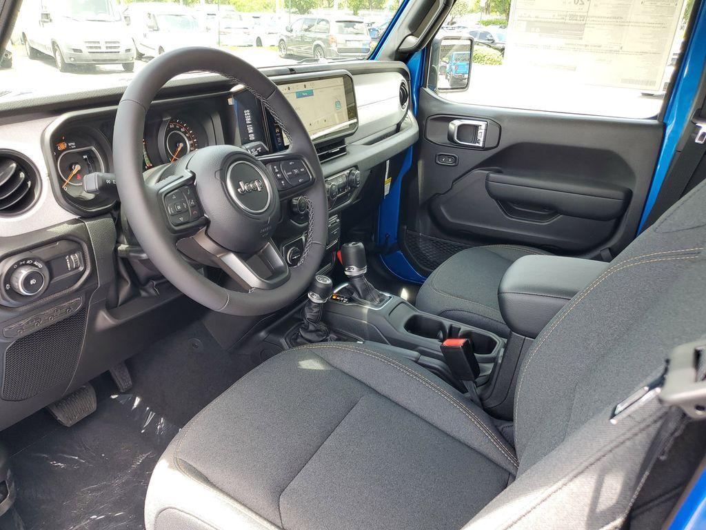 new 2025 Jeep Wrangler car, priced at $40,076