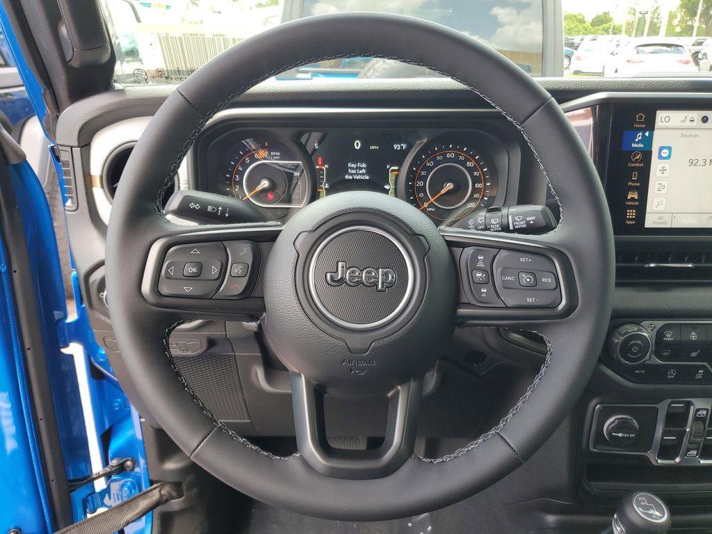 new 2025 Jeep Wrangler car, priced at $40,076