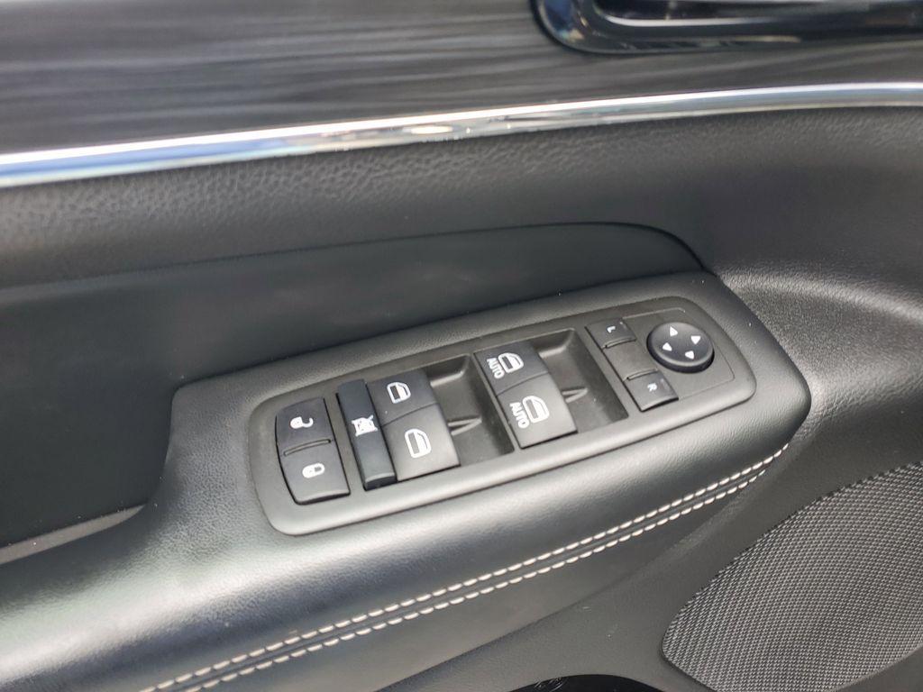 used 2021 Jeep Grand Cherokee car, priced at $19,990