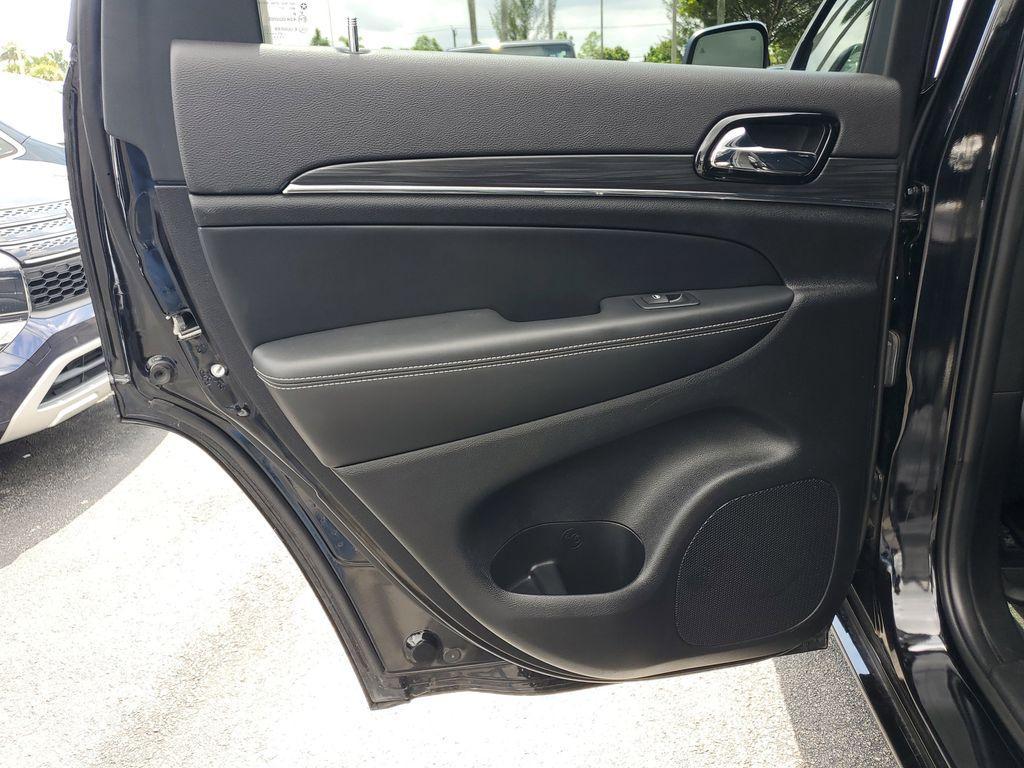 used 2021 Jeep Grand Cherokee car, priced at $19,990