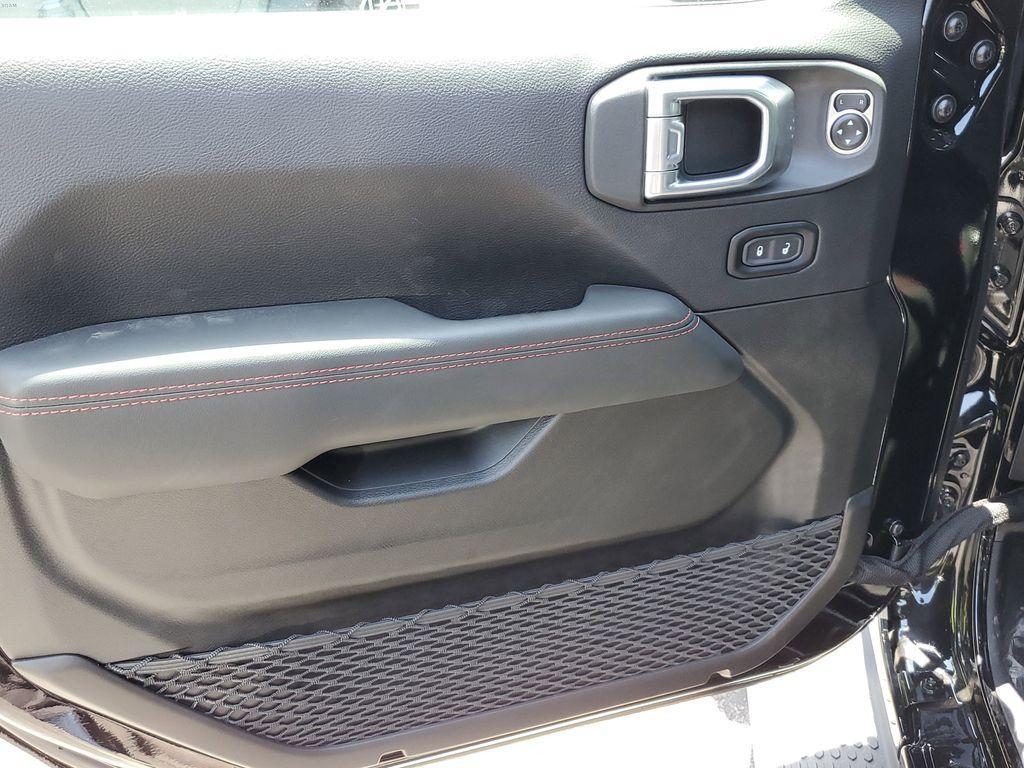 new 2025 Jeep Wrangler car, priced at $52,315