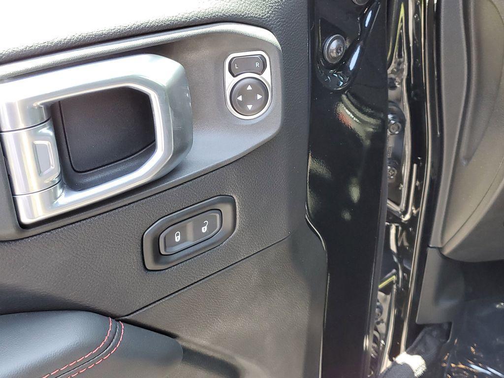 new 2025 Jeep Wrangler car, priced at $52,315
