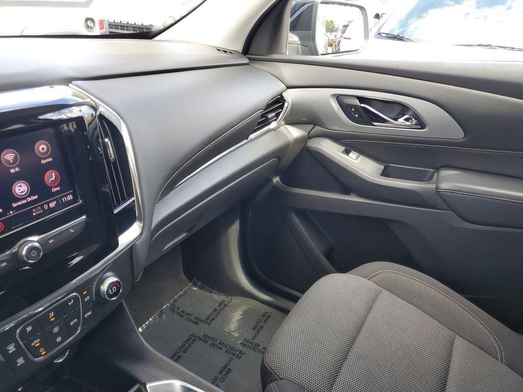 used 2021 Chevrolet Traverse car, priced at $19,990