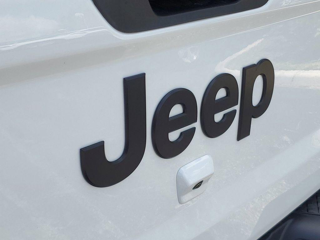 new 2025 Jeep Gladiator car, priced at $37,578