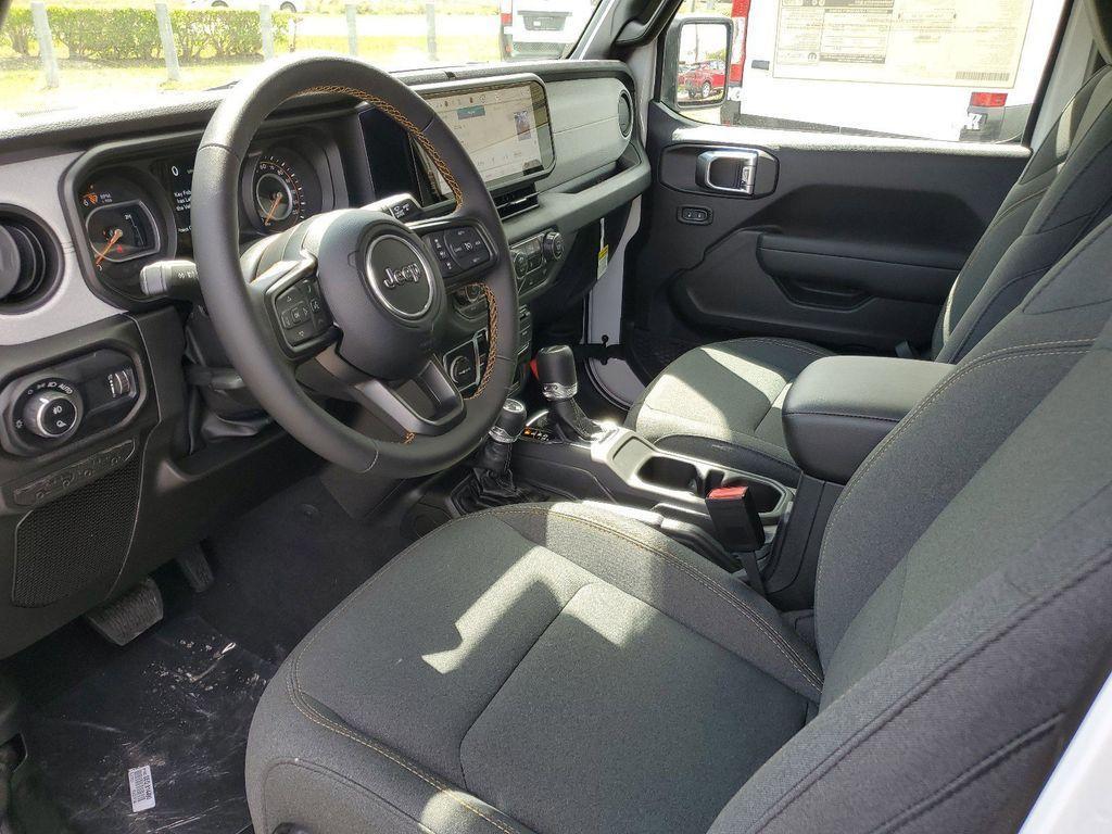 new 2025 Jeep Gladiator car, priced at $37,578