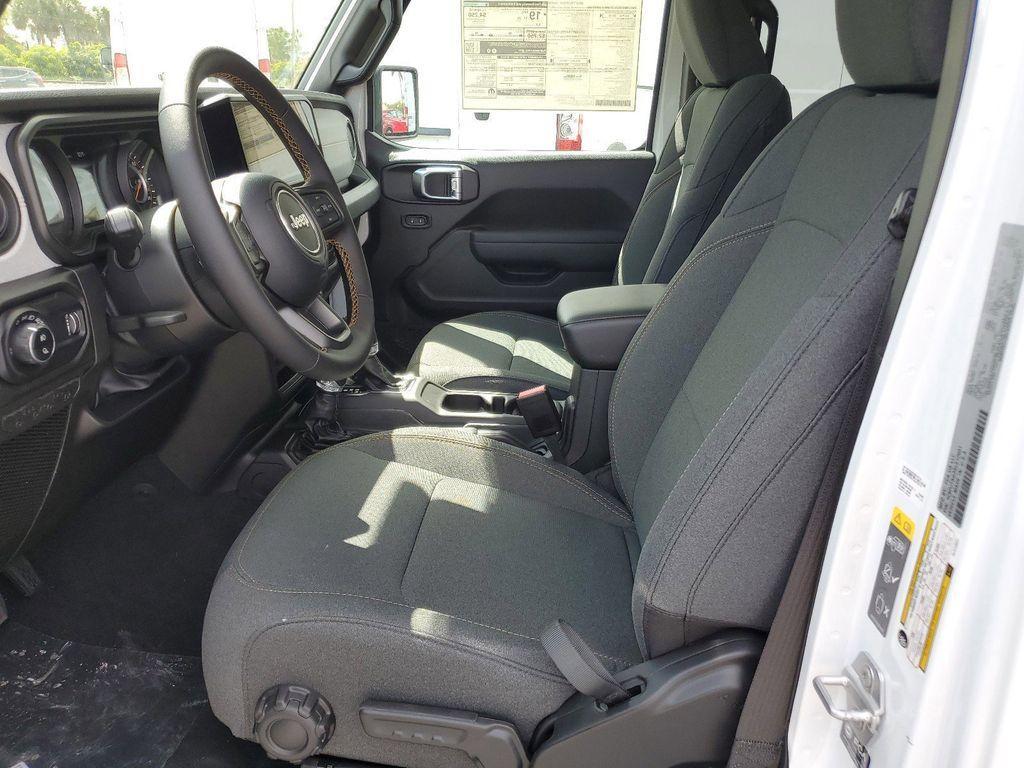 new 2025 Jeep Gladiator car, priced at $37,578