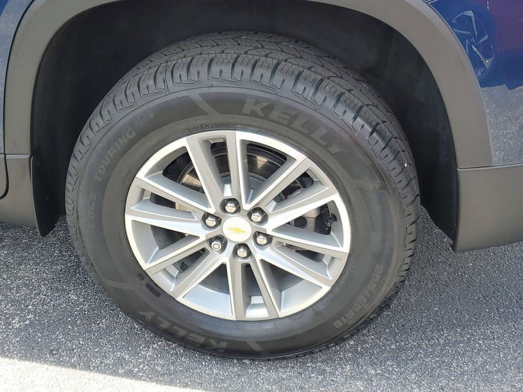 used 2022 Chevrolet Traverse car, priced at $24,490