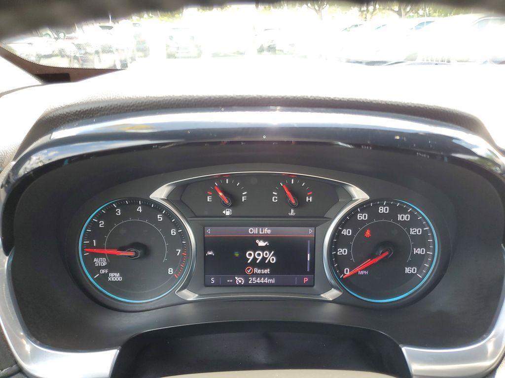 used 2022 Chevrolet Traverse car, priced at $24,490
