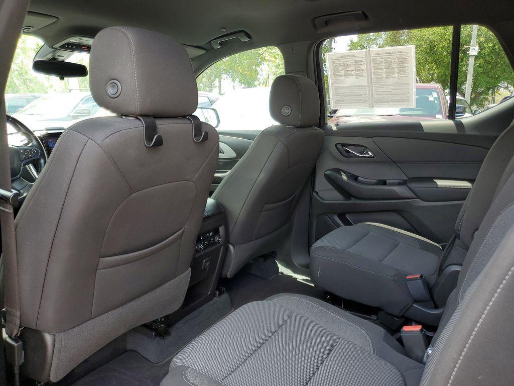 used 2022 Chevrolet Traverse car, priced at $24,490