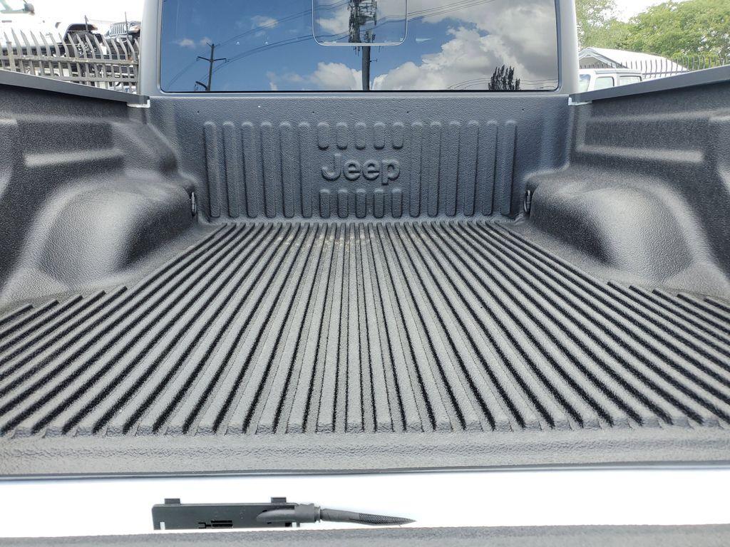 new 2025 Jeep Gladiator car, priced at $35,985