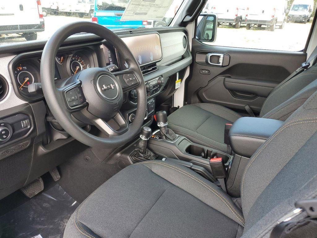 new 2025 Jeep Gladiator car, priced at $35,985