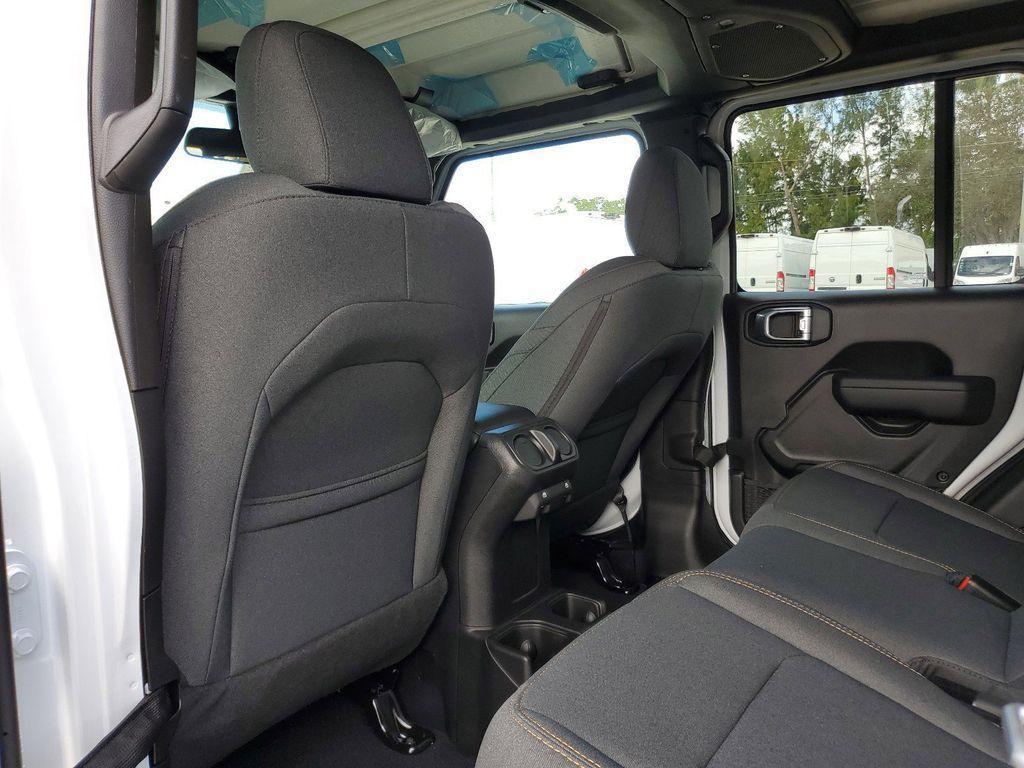 new 2025 Jeep Gladiator car, priced at $35,985