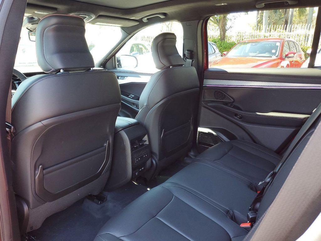new 2025 Jeep Wagoneer S car, priced at $52,195