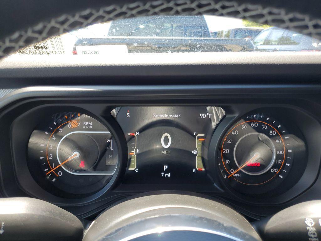 new 2025 Jeep Wrangler car, priced at $46,577